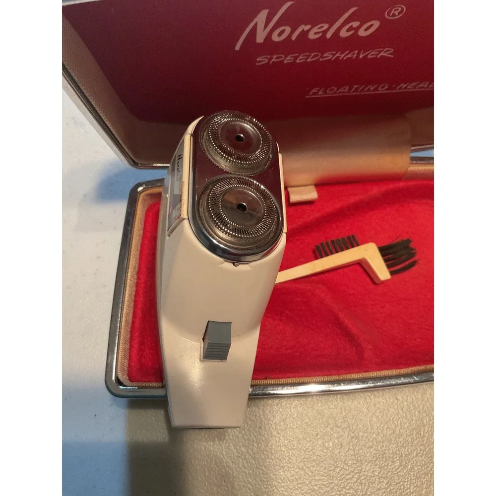 Vintage Norelco Speedshaver Floating Head Electric Razor with Original Case Cord